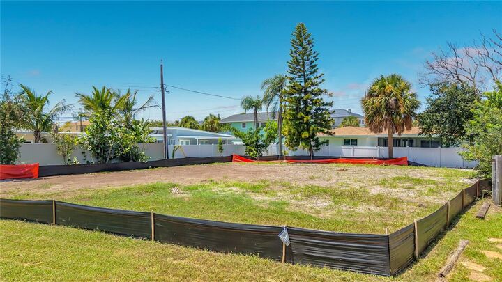 Property Photo:  920 Palm Drive  FL 33786 