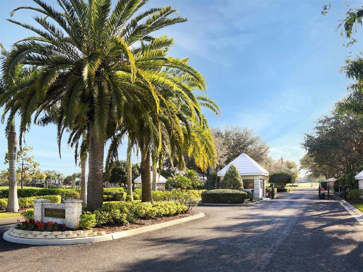 Property Photo:  444 Tremingham Way  FL 34293 