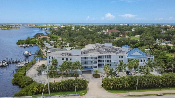 Property Photo: 516 Tamiami Trail S 306 FL 34275