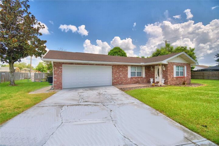 Property Photo: 1206 Susan Lane FL 33823