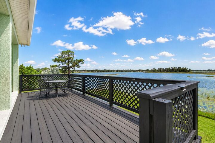 Property Photo: 2122 Dumas Drive FL 32738