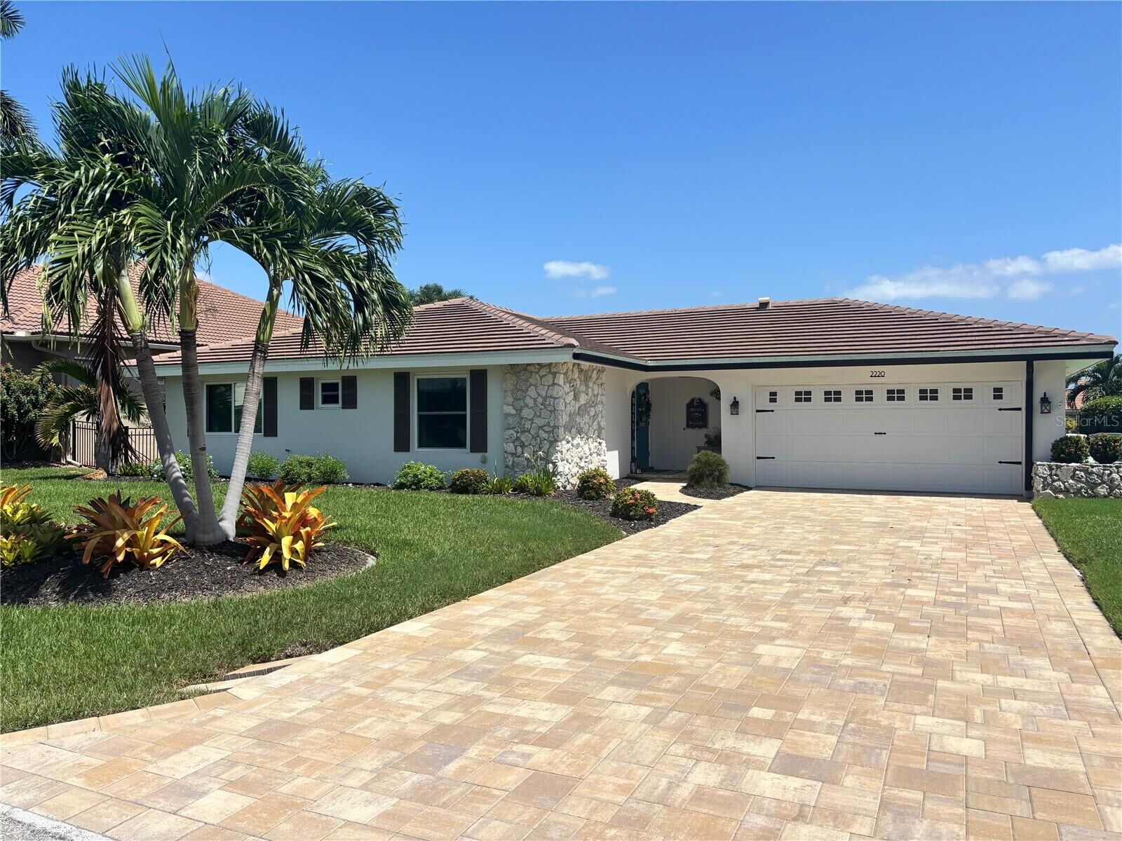 Property Photo: 2220 El Cerito Court FL 33950