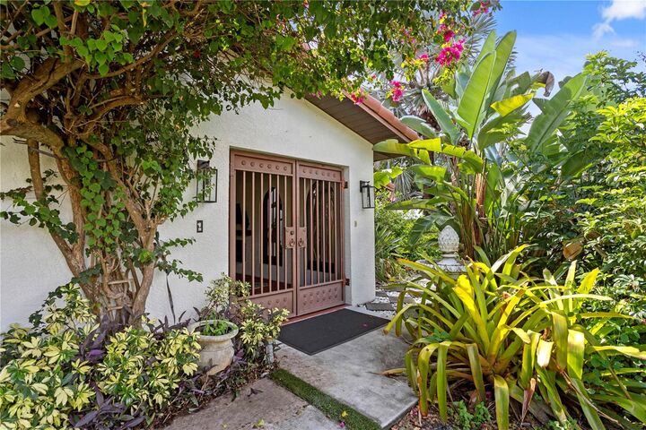 Property Photo:  7915 Flowerfield Drive  FL 33615 