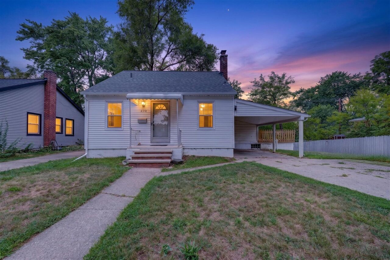 Property Photo: 230 Dick Avenue MI 48341-1800