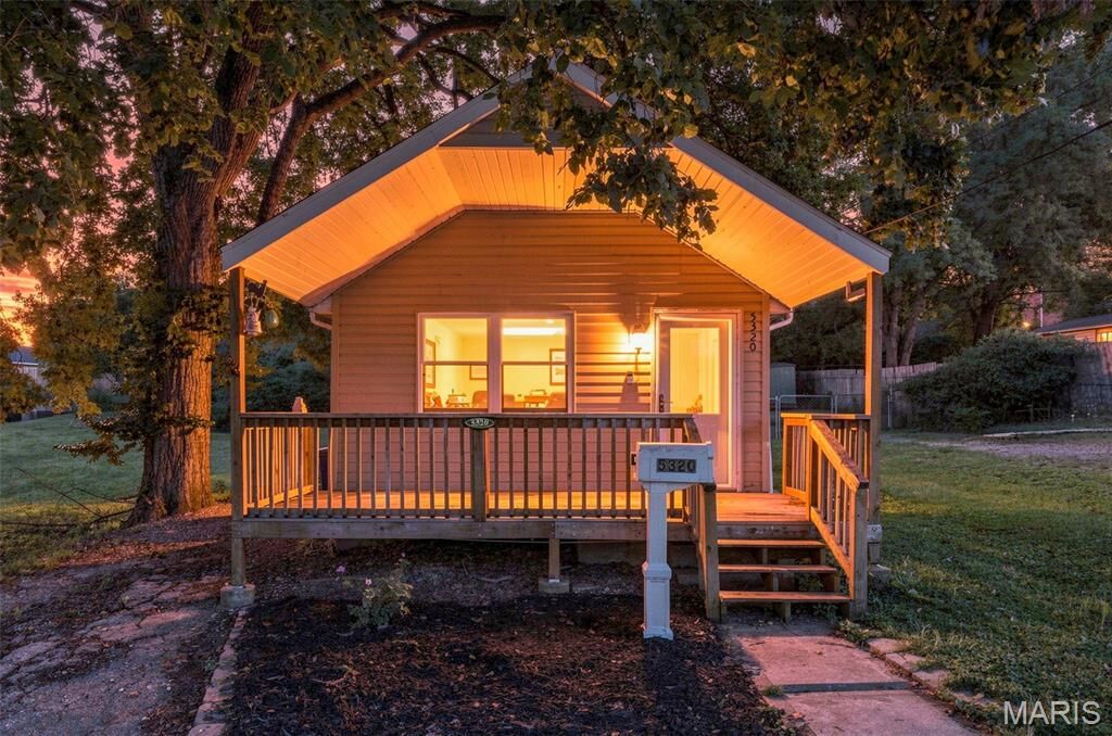 Property Photo:  5320 Staely Avenue  MO 63123 