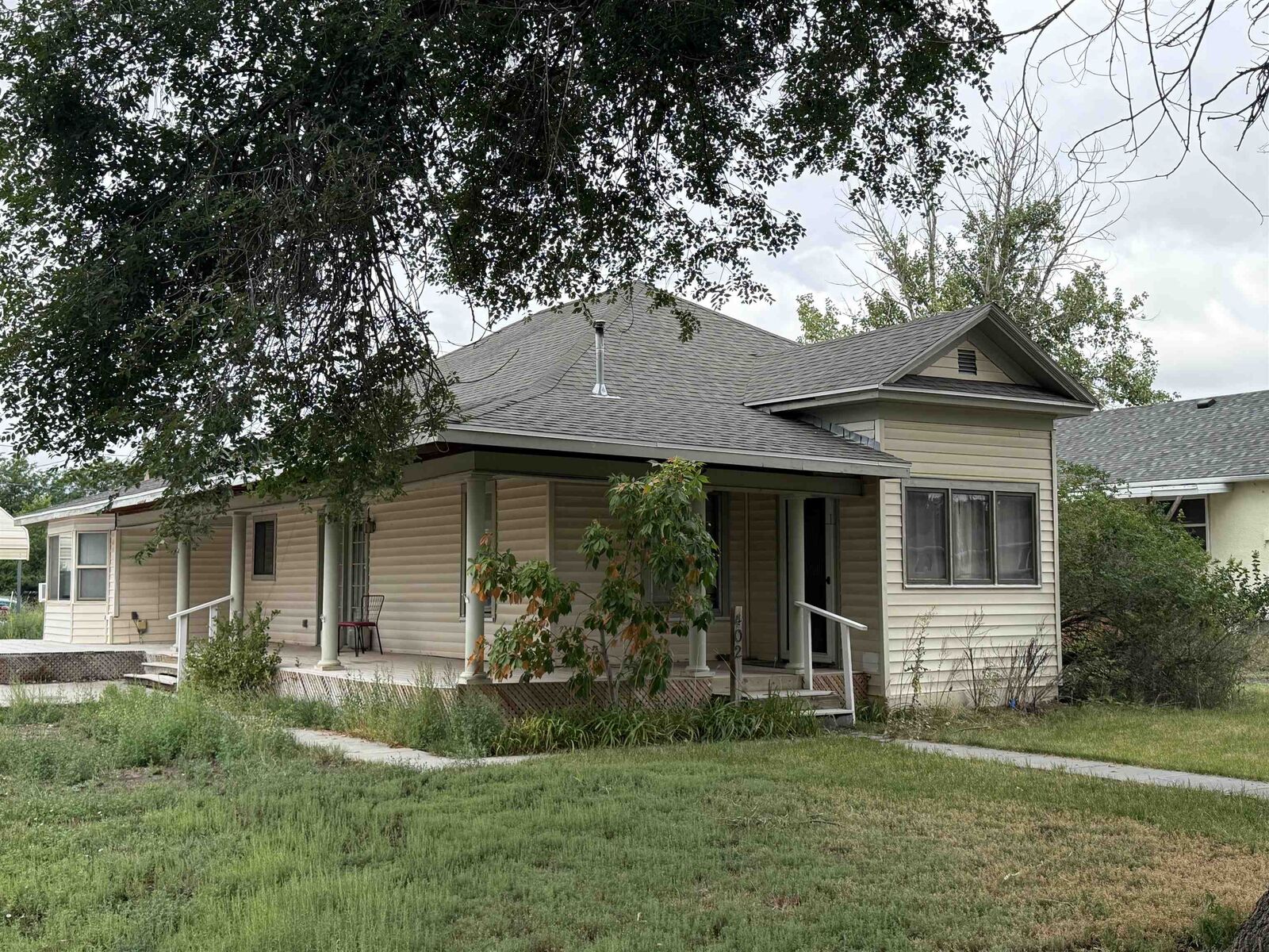 Property Photo: 402 4th Avenue SD 57747