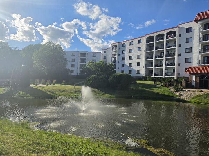 Property Photo:  375 Plum Creek Drive 103  IL 60090 