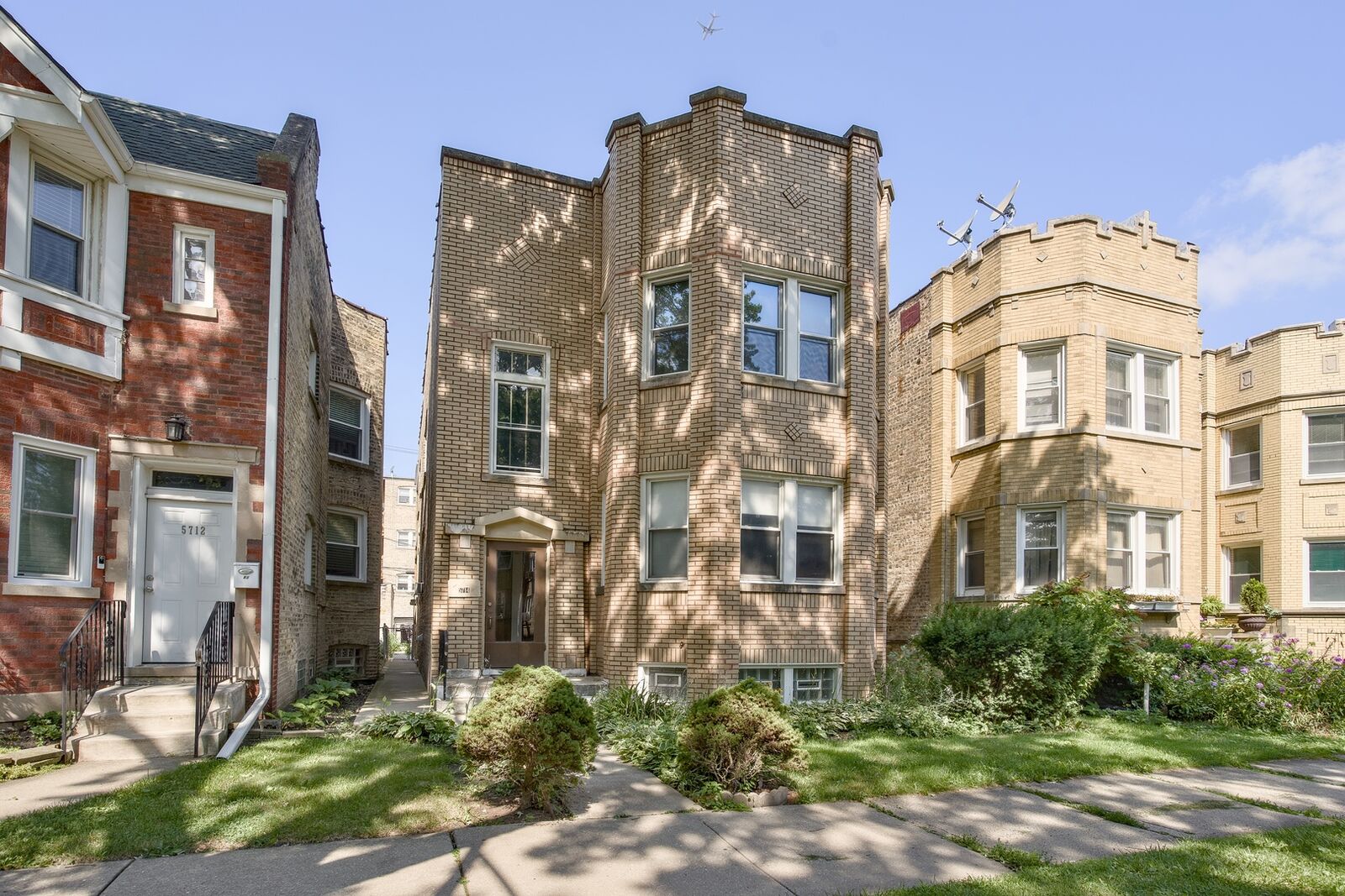 Property Photo:  5714 N Christiana Avenue Garden  IL 60659 