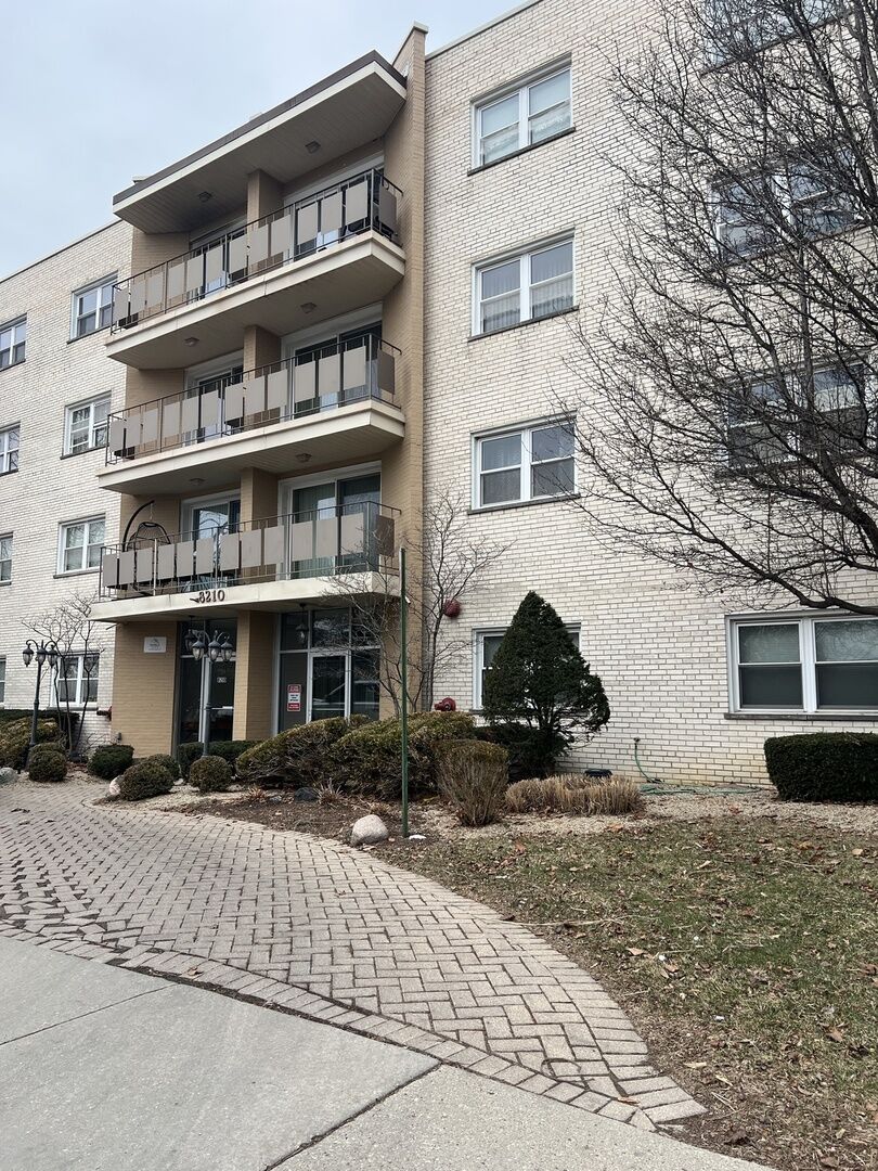 Property Photo:  8210 Elmwood Avenue 403  IL 60077 
