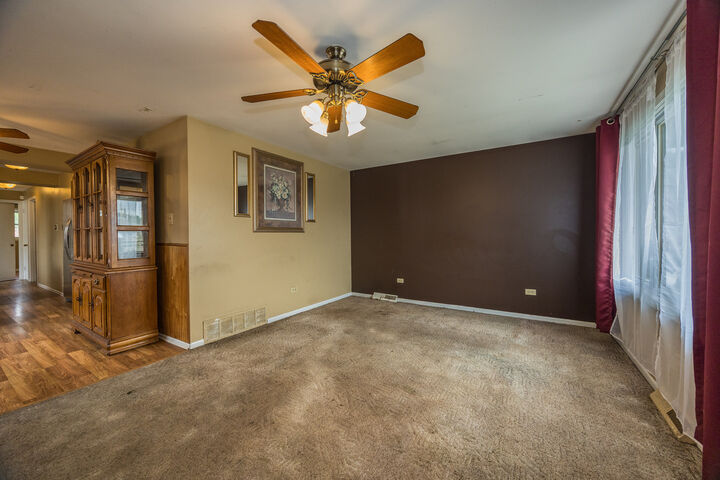 Property Photo: 12716 S Saginaw Avenue IL 60633