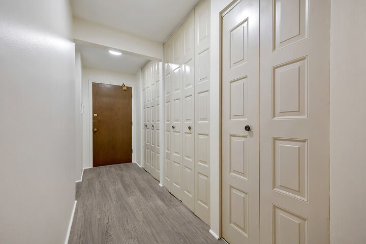 Property Photo: 1 Oak Creek Drive 2303 IL 60089