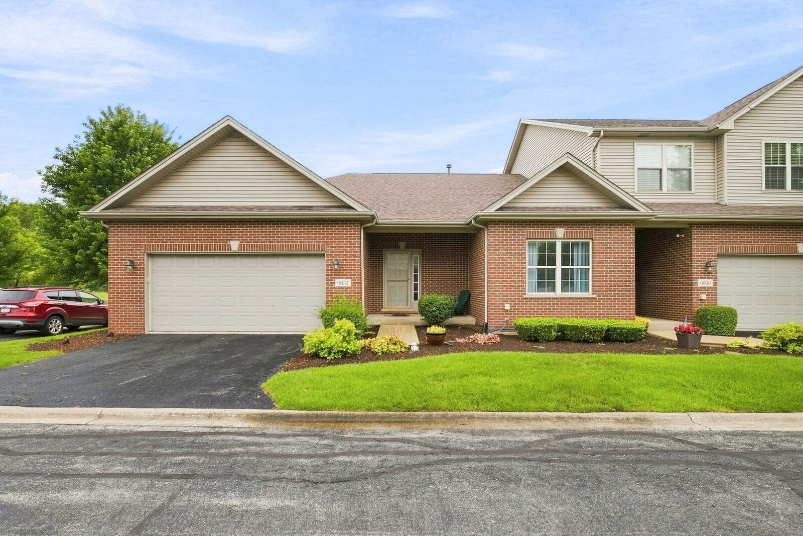 Property Photo: 6832 White Egret Court IL 60477
