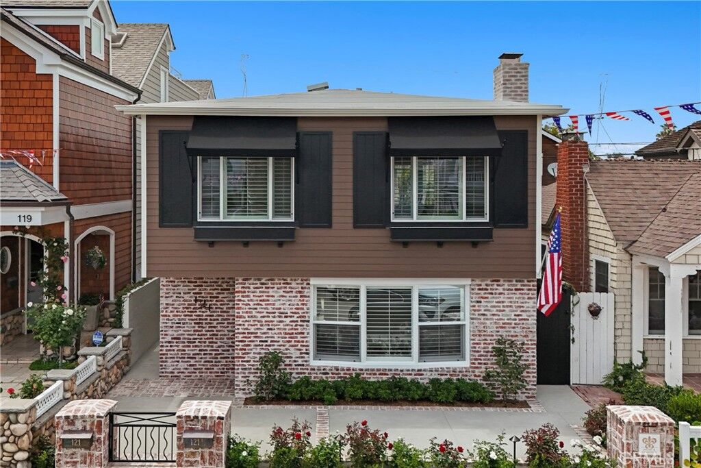 Property Photo:  121 Topaz Ave  CA 92662 