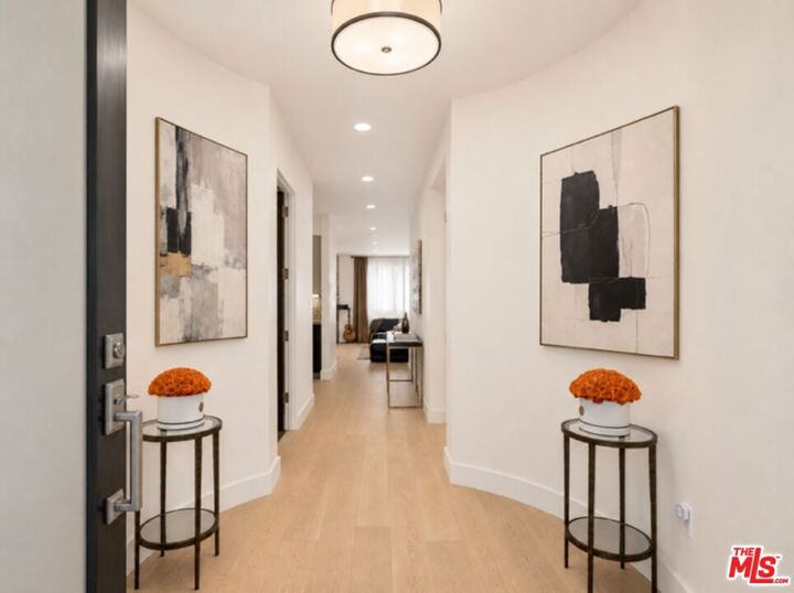 Property Photo:  1304 Roxbury Drive 202  CA 90035 