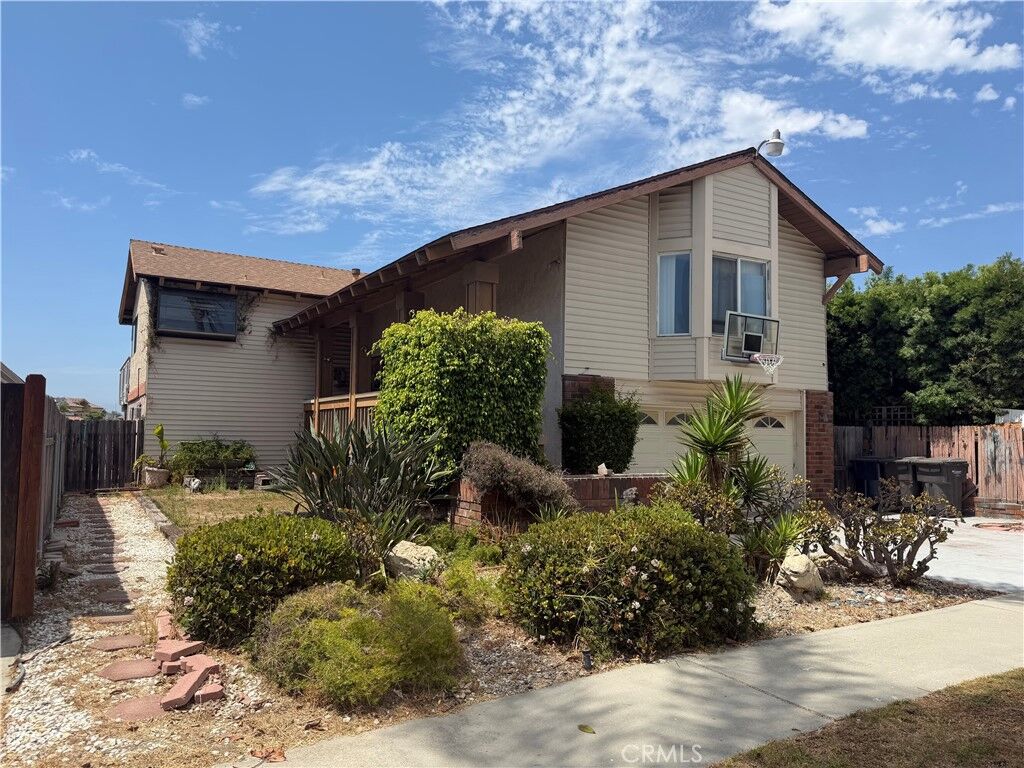 Property Photo:  3953 Mistral  CA 92649 