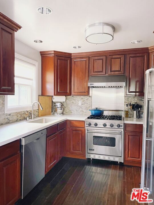 Property Photo: 1311 Centinela Avenue 2 CA 90404