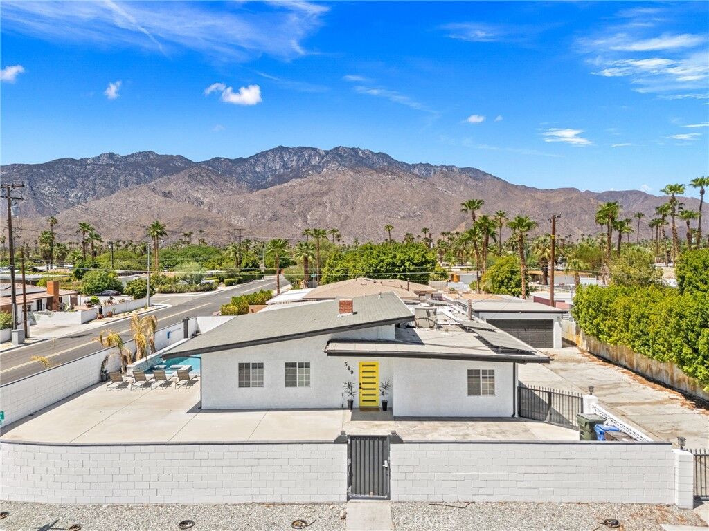 Property Photo: 589 S Mountain View CA 92264