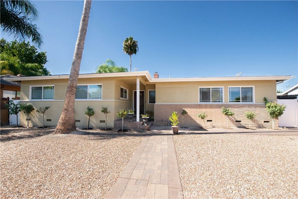 Property Photo: 19541 Victory Boulevard CA 91335