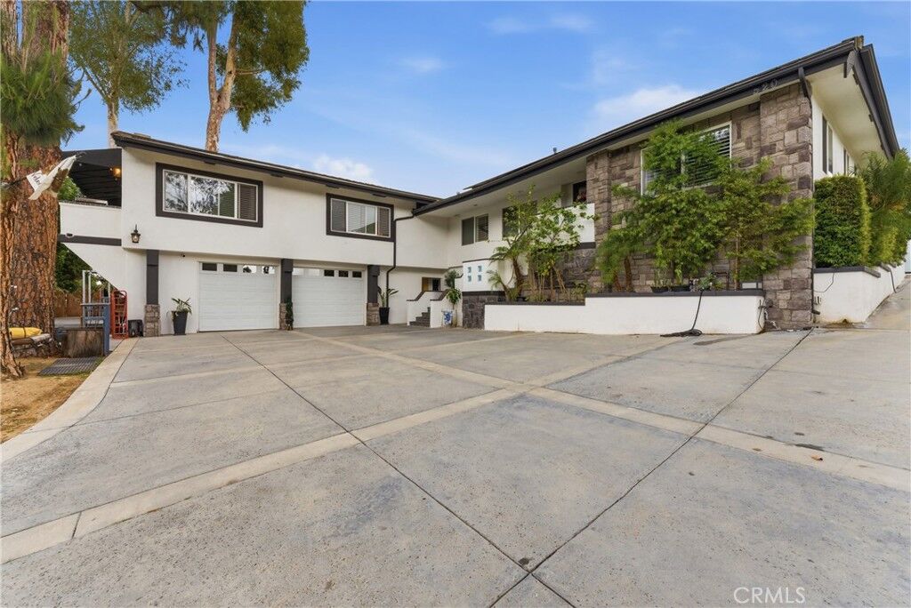 Property Photo:  520 W Hermosa  CA 92835 