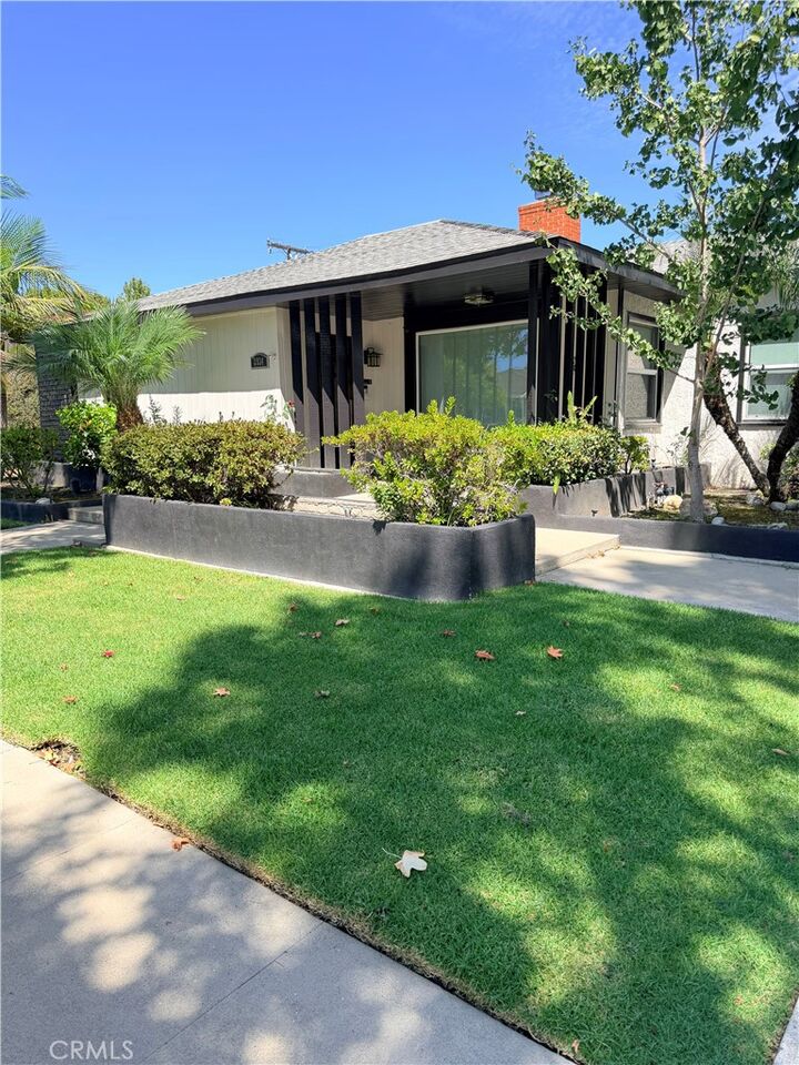 Property Photo:  3934 N Marshall Way N  CA 90807 