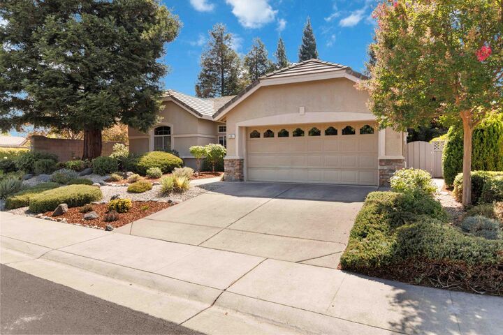 Property Photo: 5001 Dreamgarden Loop CA 95747