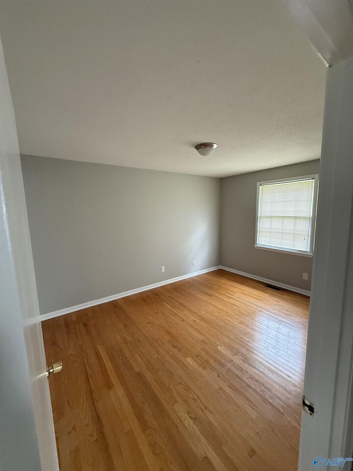 Property Photo: 3205 Lewisburg Drive AL 35810
