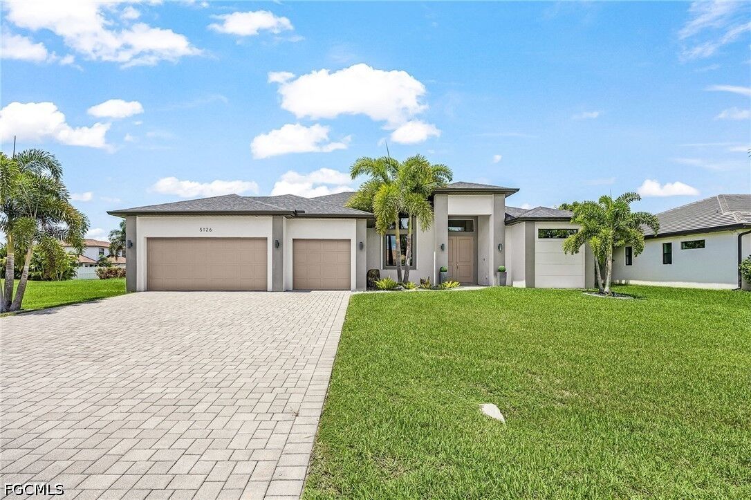 Property Photo:  5126 SW 19th Avenue  FL 33914 