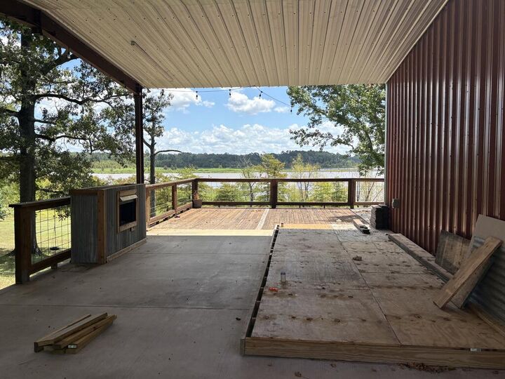 Property Photo: 186 County Road 4804 E TX 75929