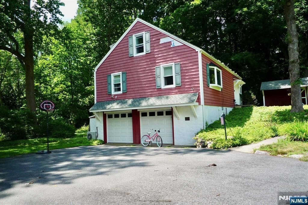 Property Photo:  46-48 Oak Road  NJ 07005 