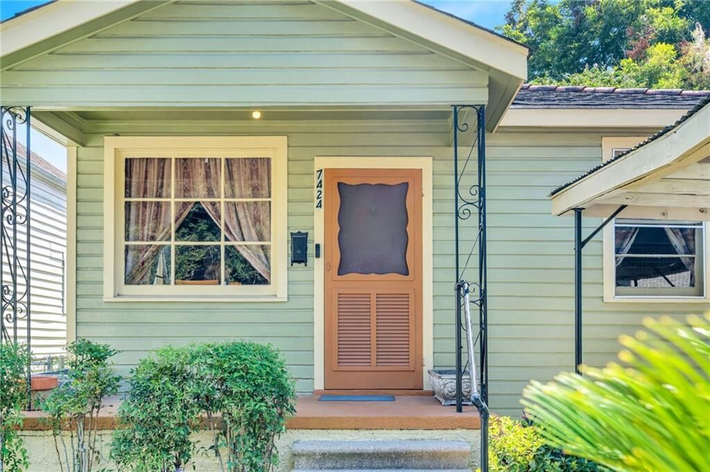 Property Photo: 7424 Hurst Street LA 70118