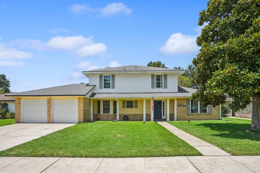 Property Photo: 2161 Carmel Valley Drive LA 70068