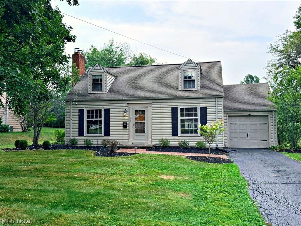 Property Photo: 210 Callahan Road OH 44406