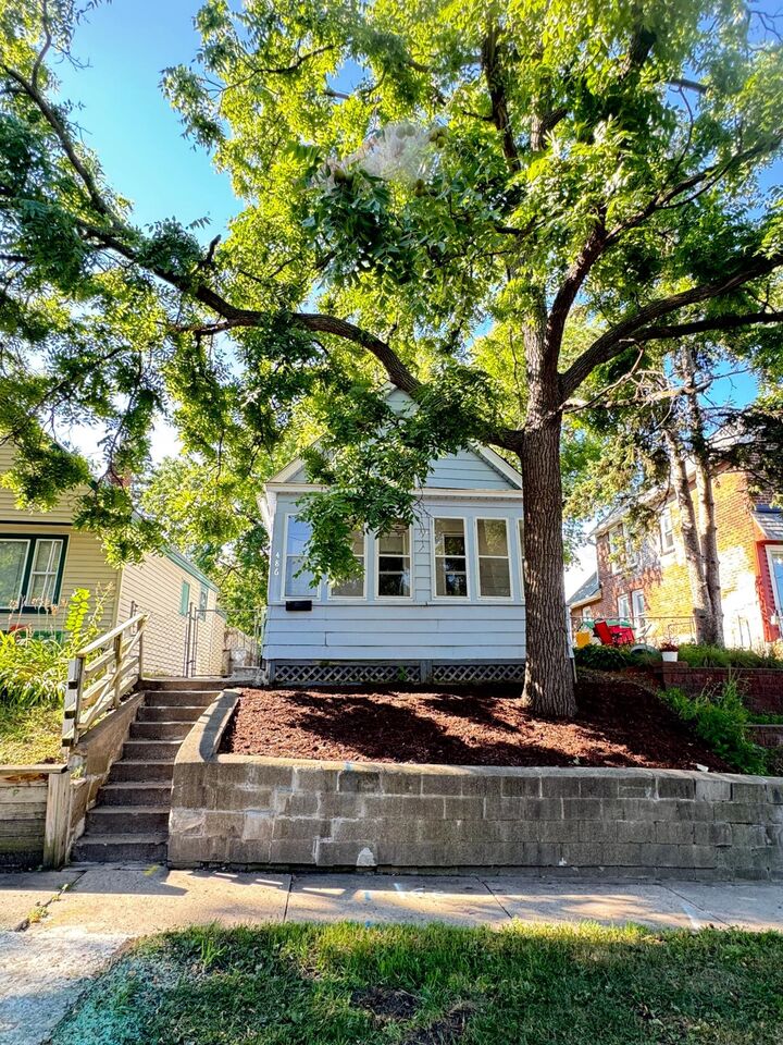 Property Photo:  486 Lawson Avenue W  MN 55117 