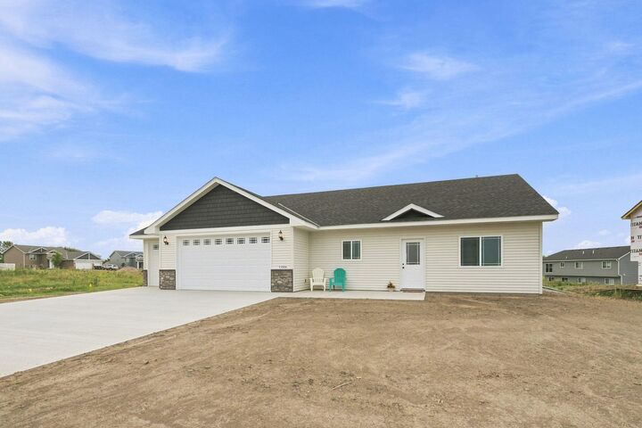 Property Photo:  1006 Misty Meadow Boulevard  MN 55313 