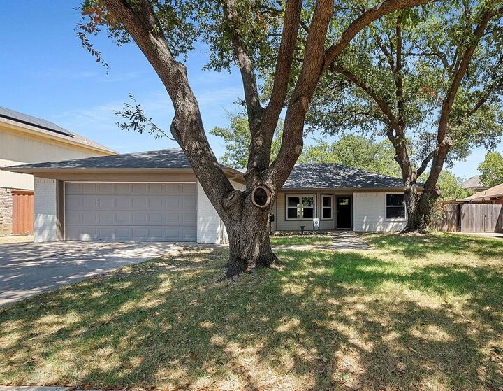 Property Photo: 6804 Richfield Drive TX 76182