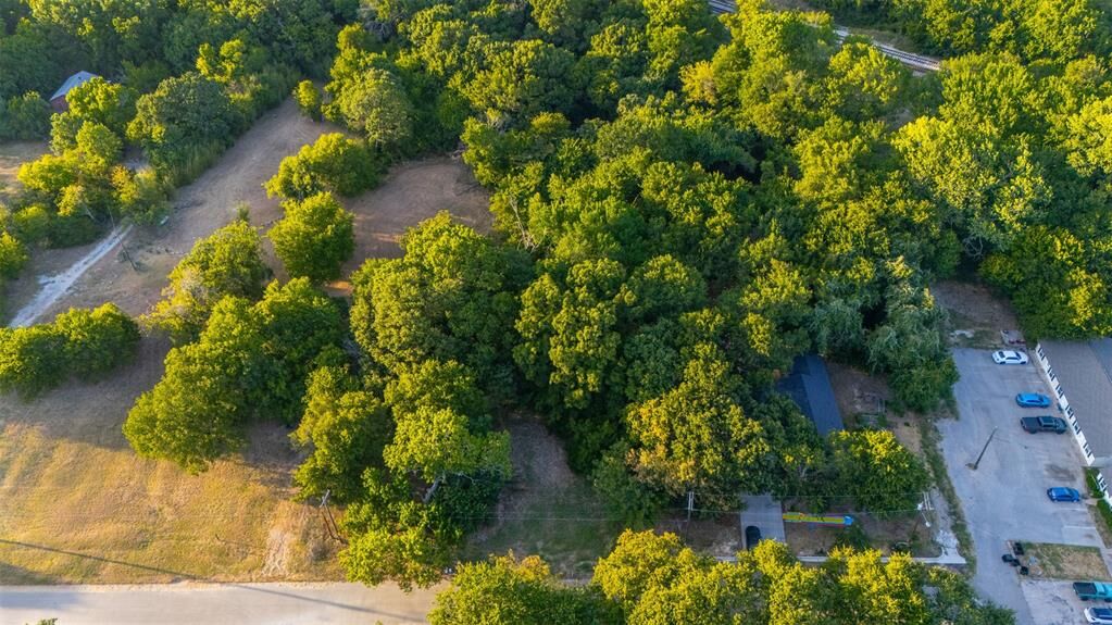 Property Photo: 610 North Street TX 76086