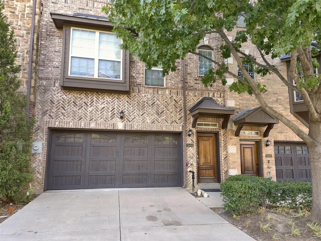 Property Photo: 1504 Fox Run Drive TX 75063