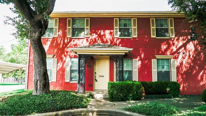 Property Photo:  2809 Minert Street  TX 75219 