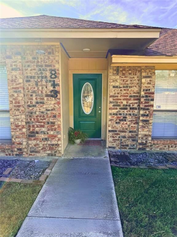 Property Photo: 813 Leslie Lane TX 75019