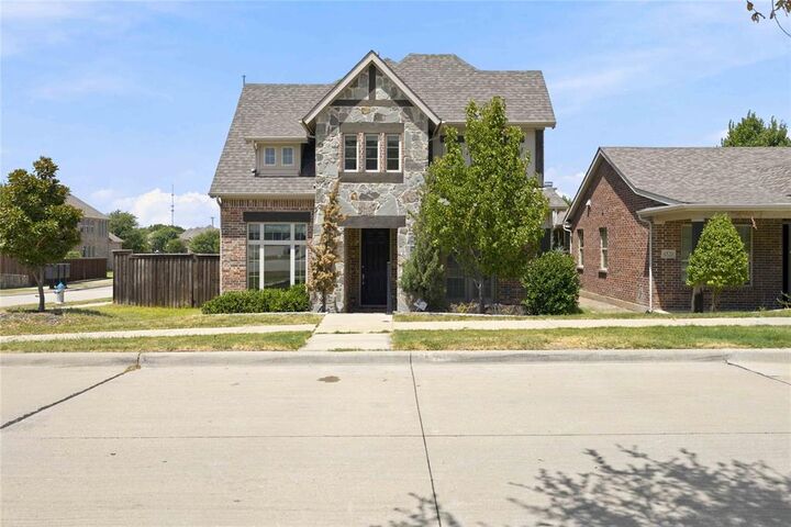 Property Photo: 4524 Del Rey Avenue TX 75070