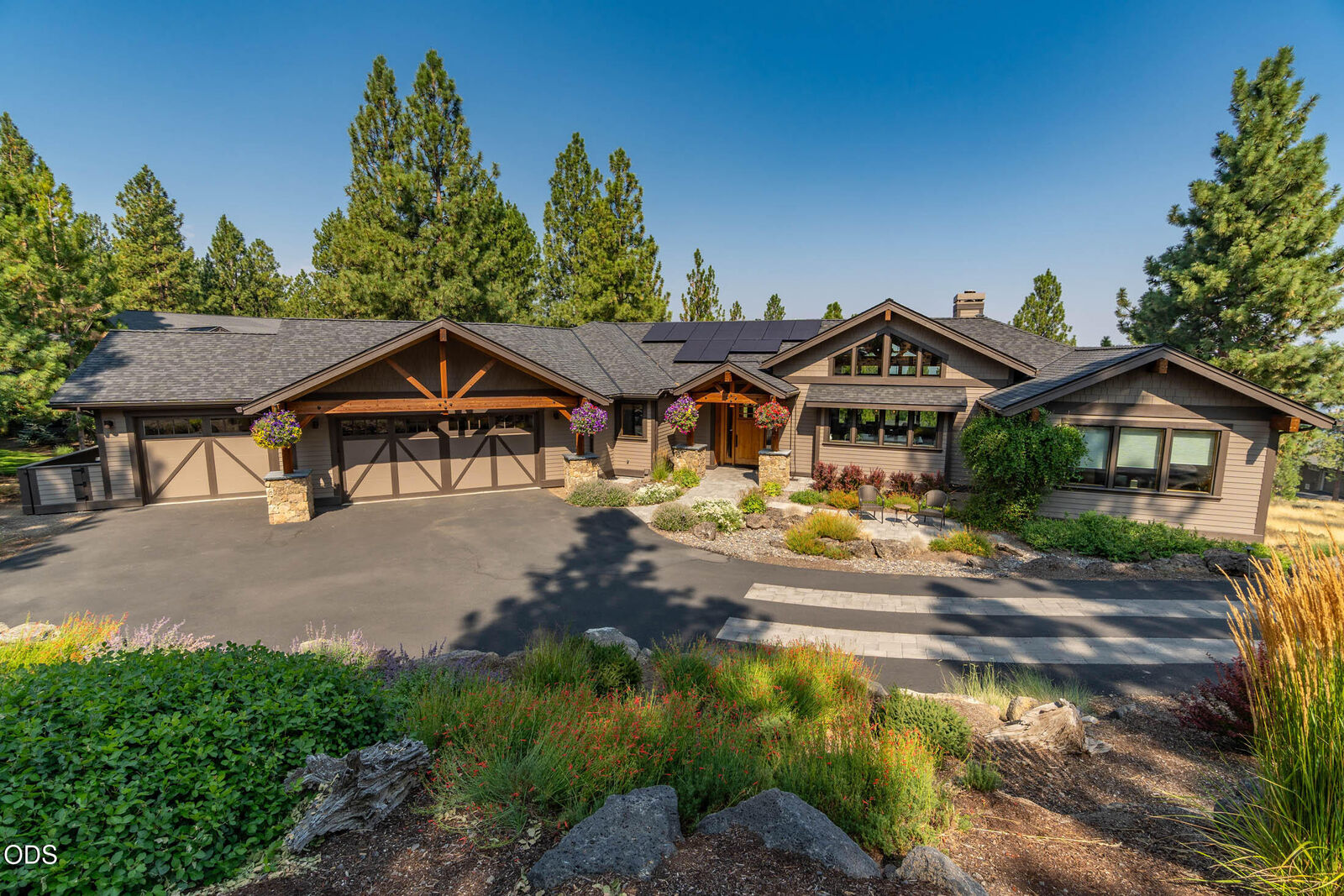 Property Photo: 1624 NW Overlook Drive OR 97703