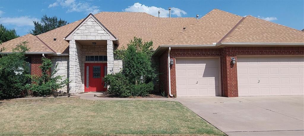 Property Photo: 17020 Wales Green Avenue OK 73012