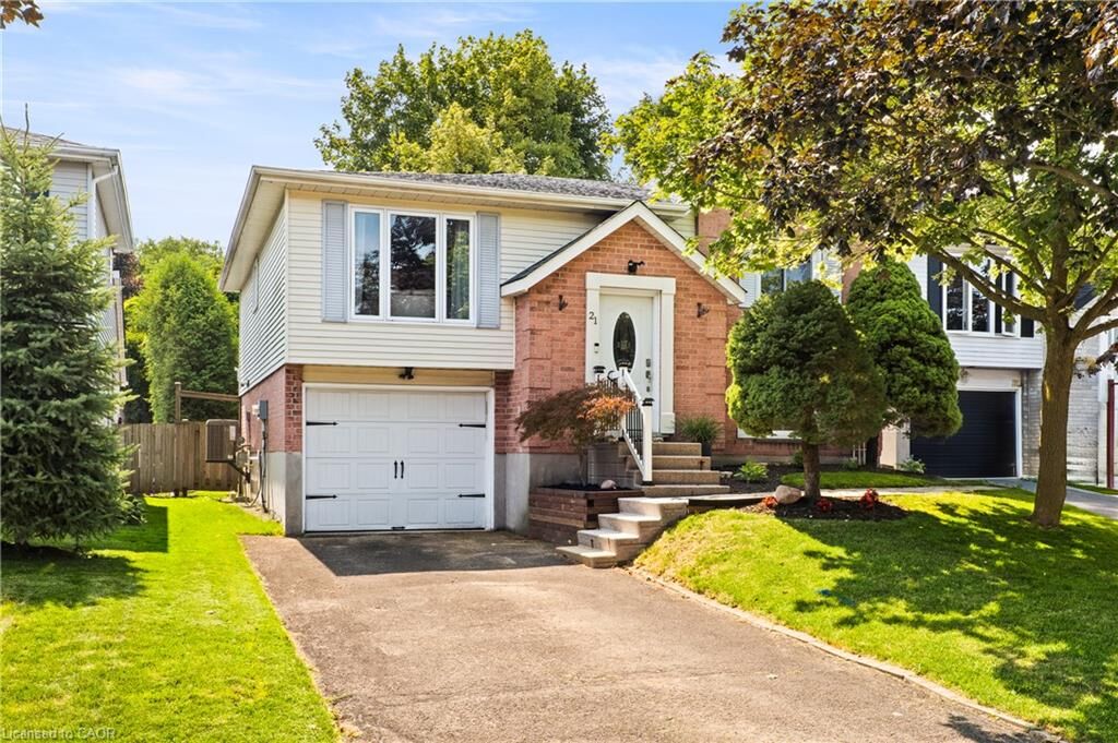 Property Photo:  21 Golden Meadow Crescent  ON N2N 2L7 