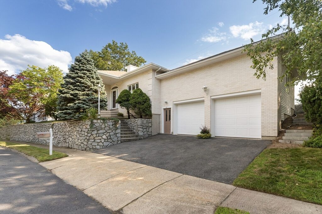 Property Photo:  66 Nells Pond Road  MA 01904 