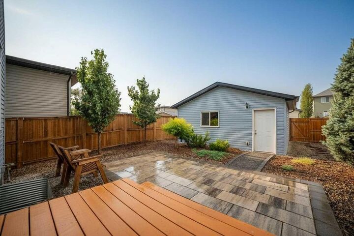 Property Photo: 809 Greywolf Run N AB T1H 7G2