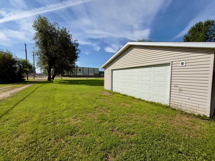 Property Photo: 5 &Amp 7 5 Street AB T0G 1K0