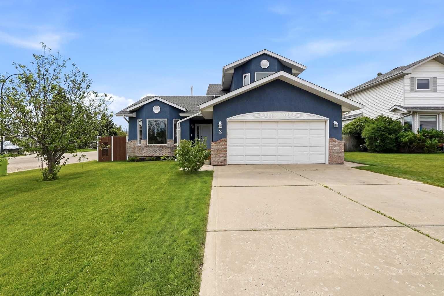 Property Photo: 2 Denmark Crescent AB T4R 2K4