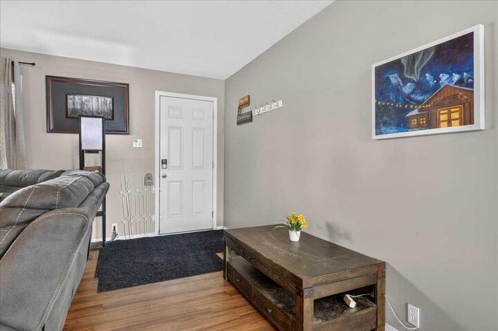 Property Photo:  201 1 Avenue  AB T0M 2B0 