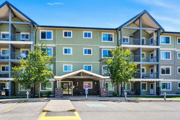 Property Photo:  181 Skyview Ranch Manor NE 1312  AB T3N 0V2 