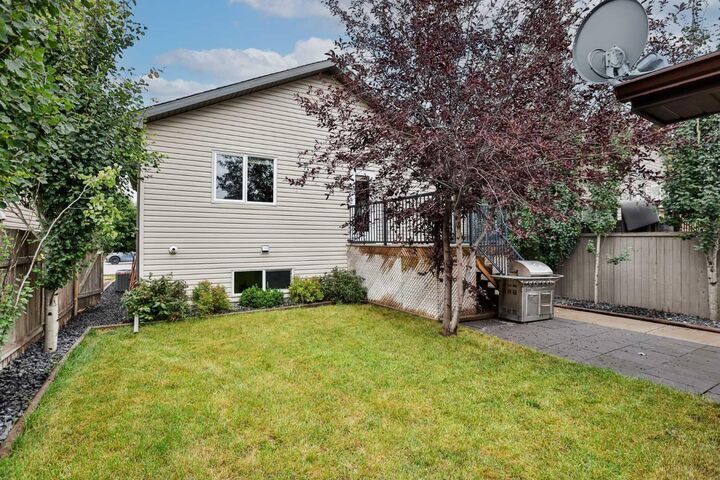 Property Photo: 178 Silkstone Road W AB T1J 4C5
